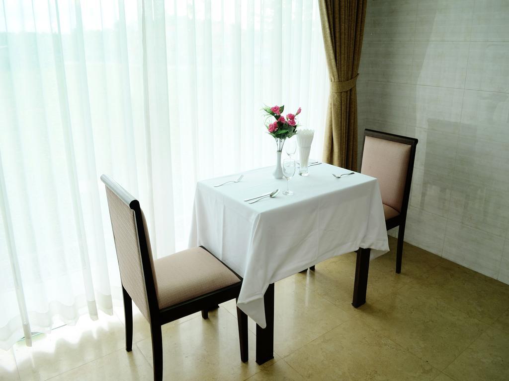 Naypyidaw Myat Nan Yone Hotel מראה חיצוני תמונה