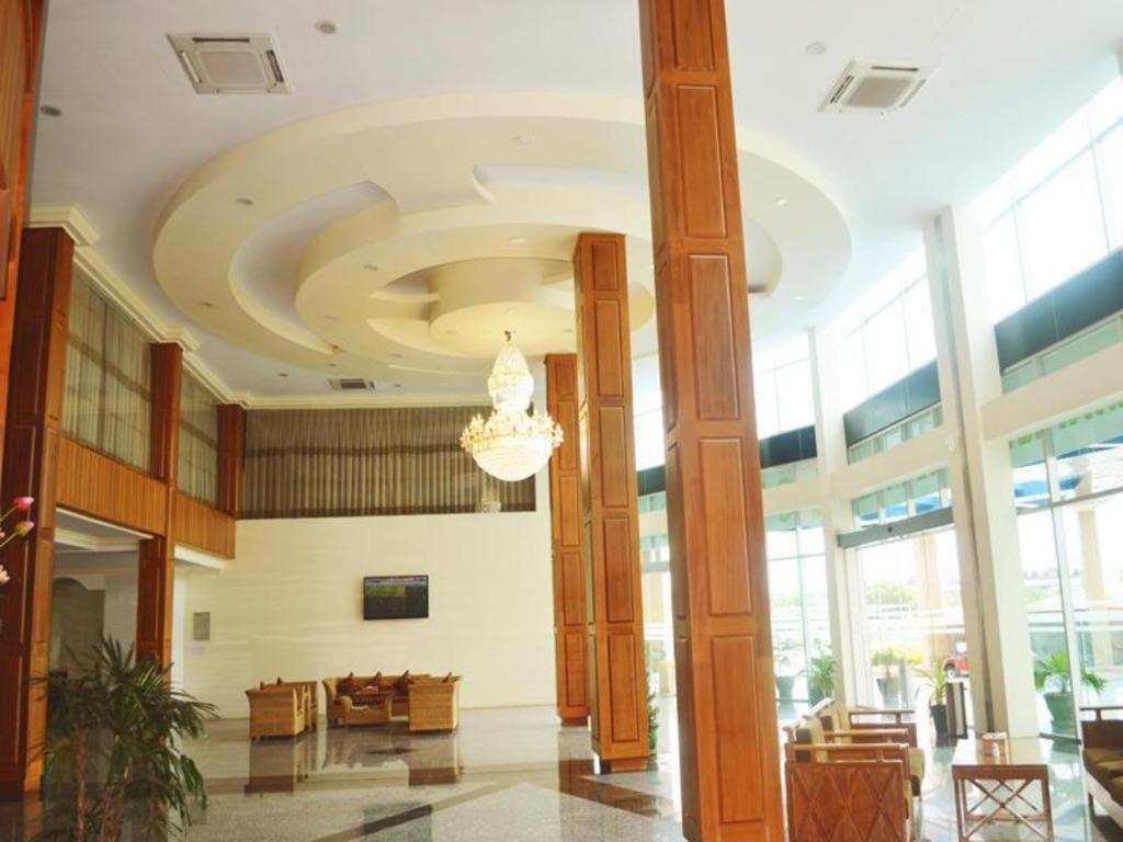 Naypyidaw Myat Nan Yone Hotel מראה חיצוני תמונה