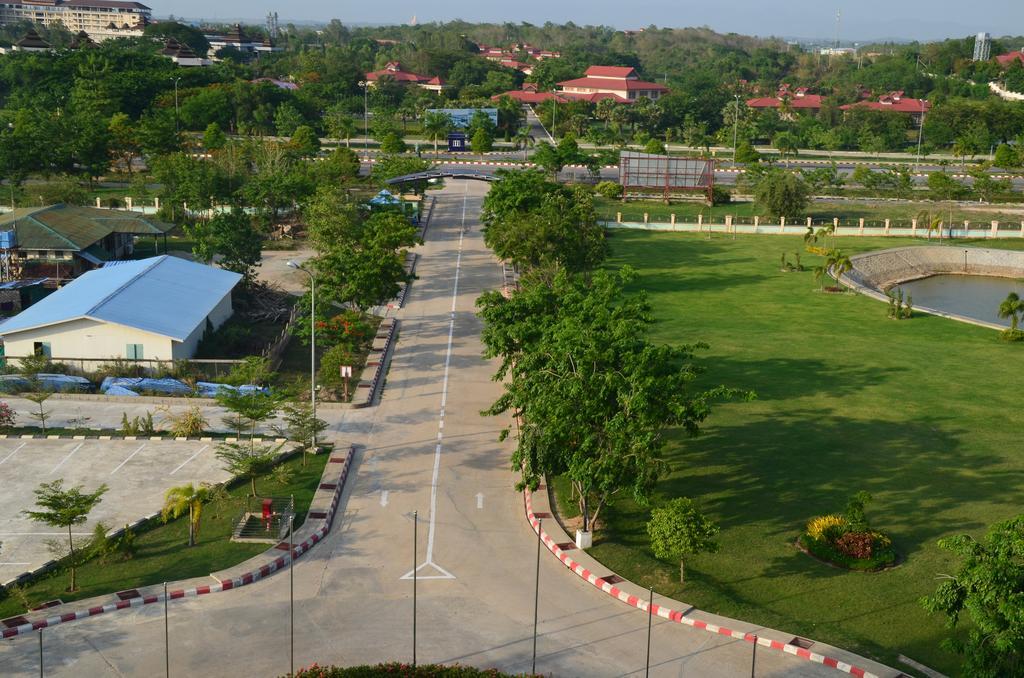Naypyidaw Myat Nan Yone Hotel מראה חיצוני תמונה