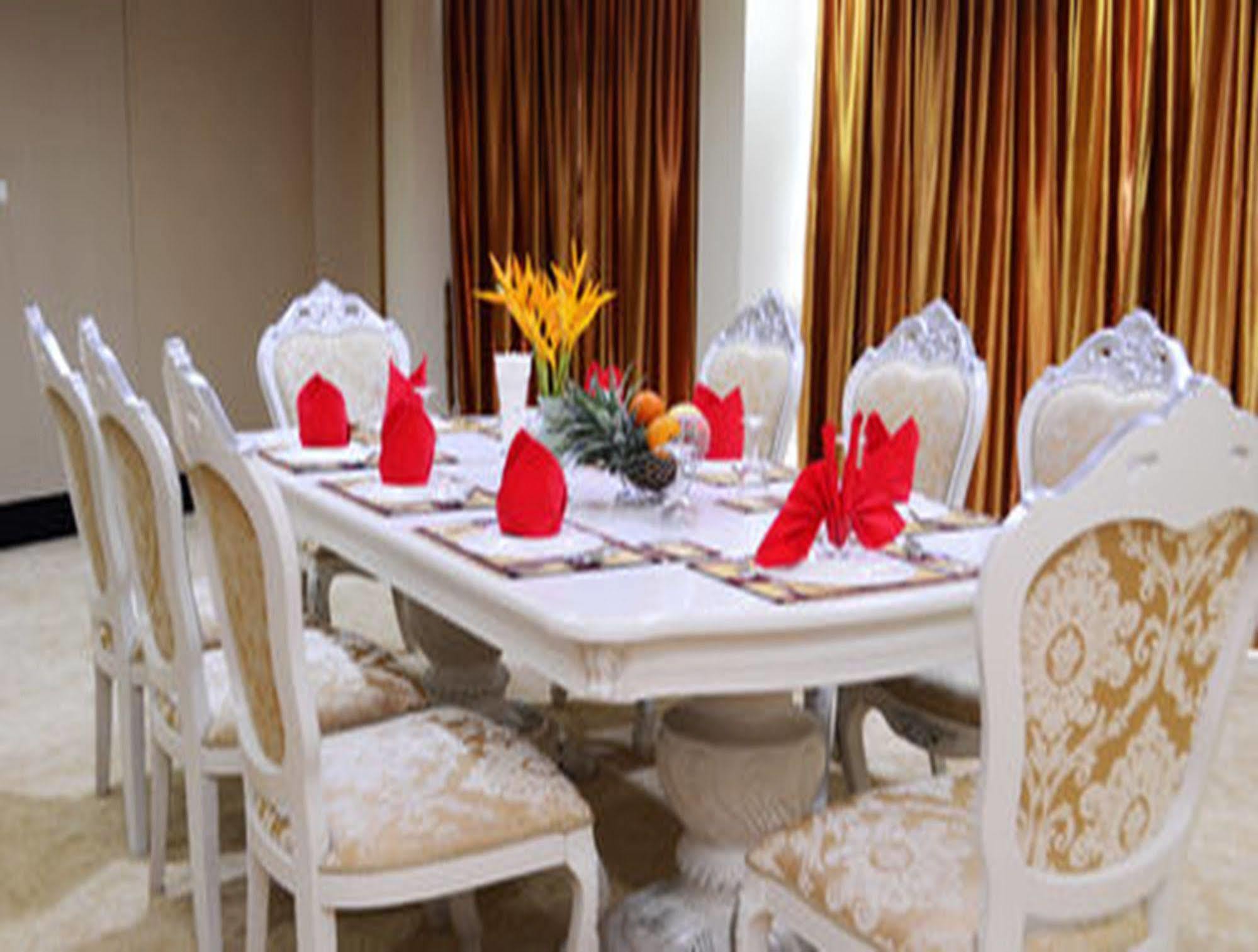 Naypyidaw Myat Nan Yone Hotel מראה חיצוני תמונה